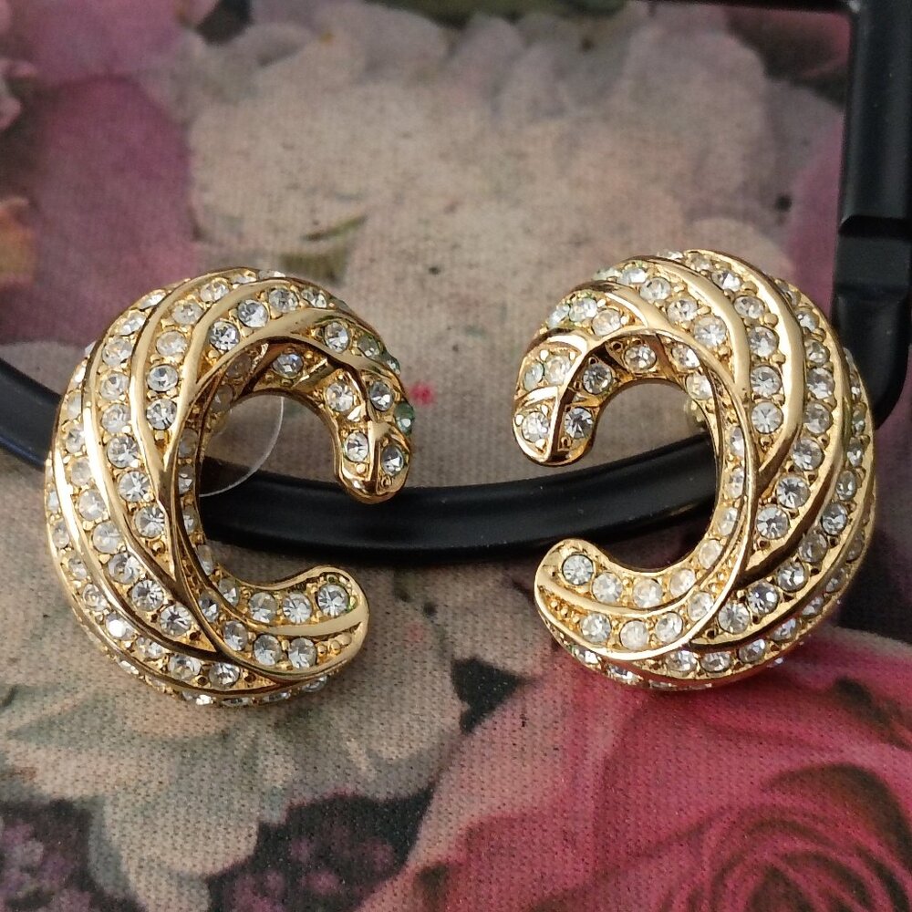 ❤️Vintage CHRISTIAN DIOR Gold & Crystal Rhinestone Pierced Earrings